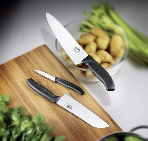 Victorinox - Los cuchillos forjados combinan diseño estético, funcionalidad  y precisión con las máximas exigencias de un cocinero profesional. El  cuchillo para trinchar con mango de nailon será tu fiel compañero.